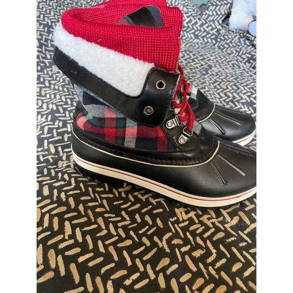 Womens Duck Boots 6.5 Black Red Plaid Winter Rain Snow Waterproof - Picture 2 of 9